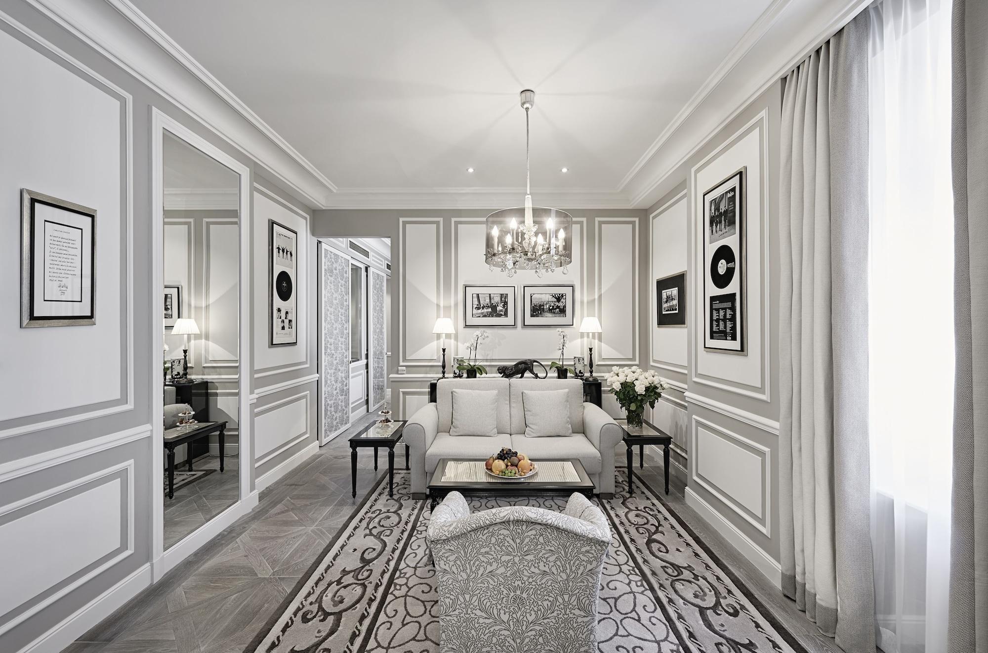 Hotel Sacher Залцбург Екстериор снимка A suite at the hotel