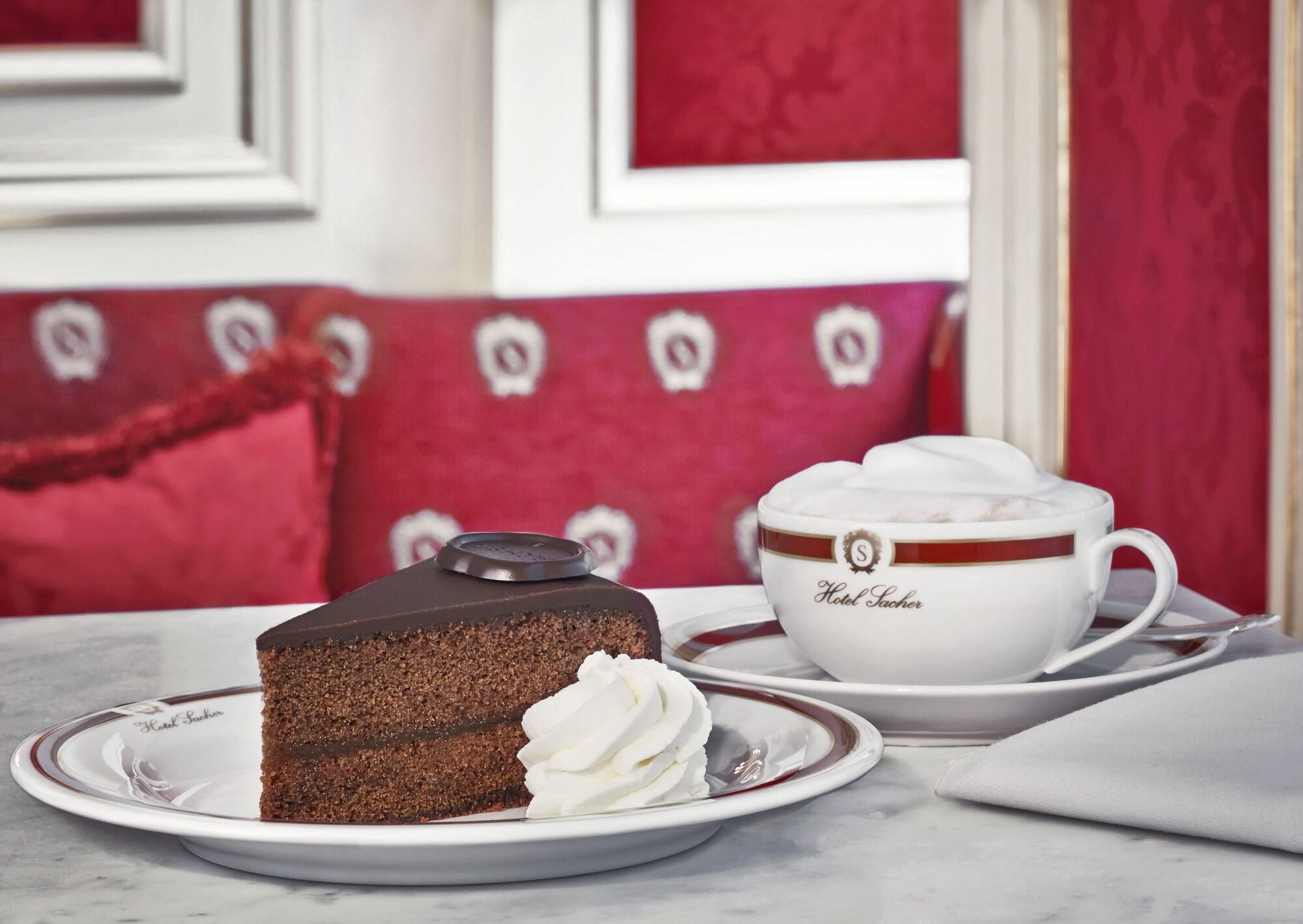 Hotel Sacher Залцбург Екстериор снимка Sacher Torte