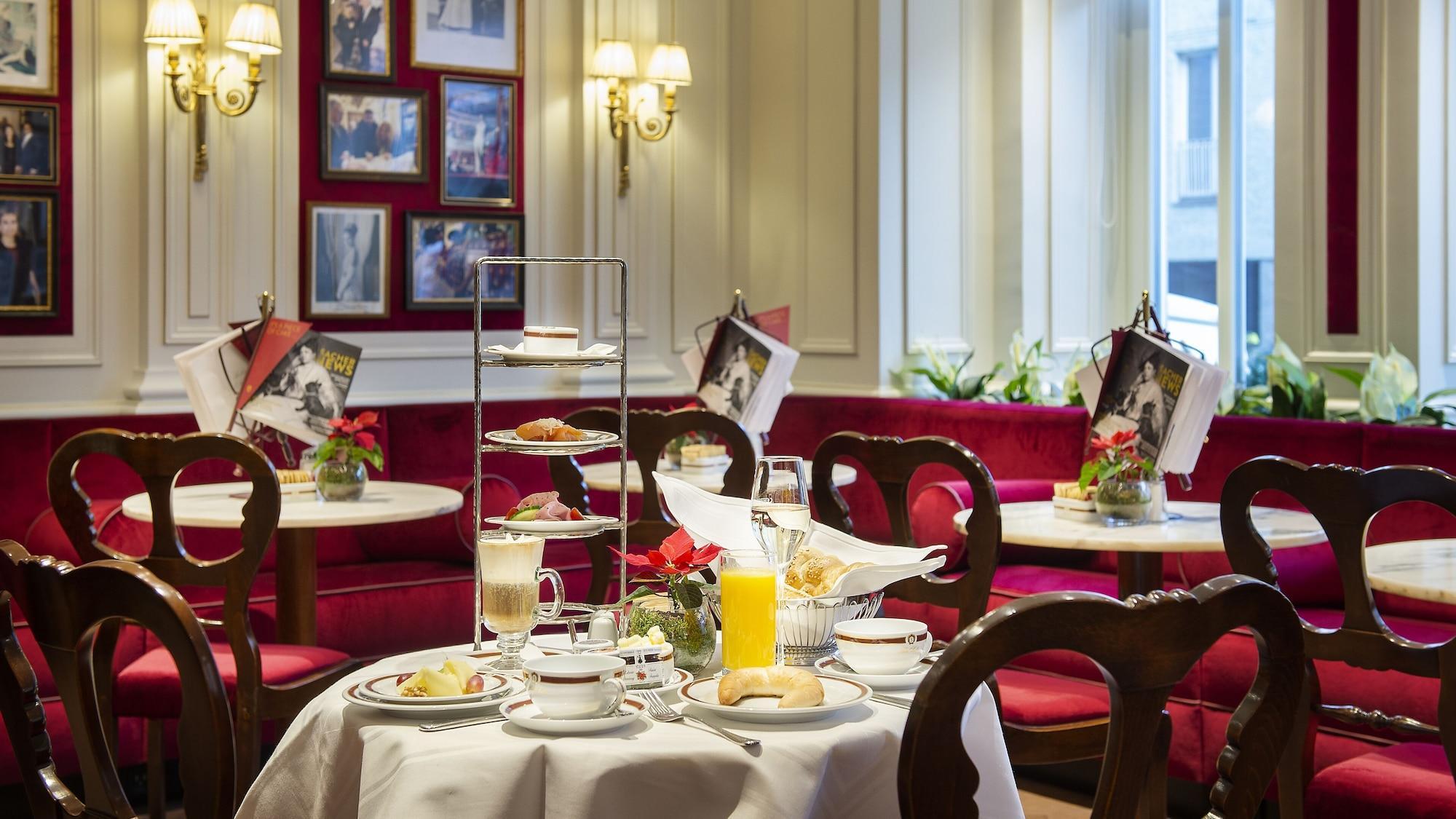 Hotel Sacher Залцбург Екстериор снимка The Palm Court at the Ritz